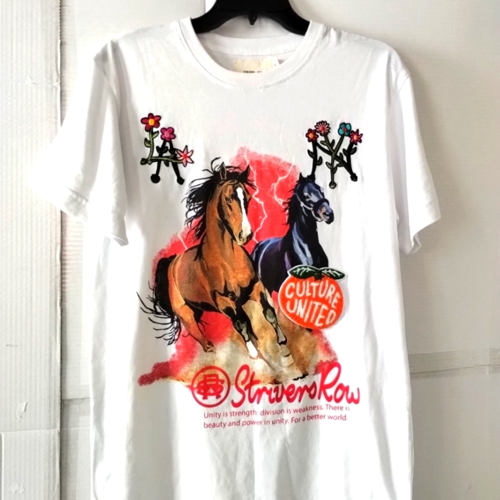 Strivers Row Graphic White T-Shirt SZ Small Men's Horses Embroidery Embossed